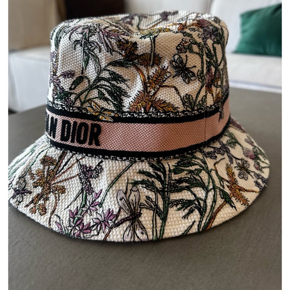 Brand new D-Bobby Dior Herbarium Panama
971 Multicolore
Size 57 - Picture 2 of 11